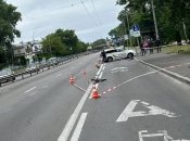 Легковик проїхав на червоний і збив дитину