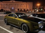 Нескромний Rolls-Royce Spectre 2023 року у Черкасах