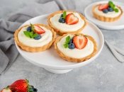 Красивые, вкусные тарталетки с ягодами и кремом