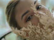 Для укладки бровей желательно использовать прозрачный гель