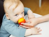 Персик: первый прикорм для грудничка