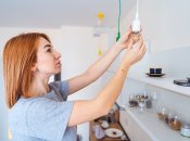 Девушка, лампа