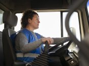 Женщина-водитель