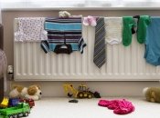 Почему нельзя сушить на батарее одежду