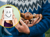 Грибник показал "добычу"