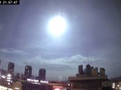 Яркая вспышка над Киевом породила волну мемов: в сети шутят об "НЛО"