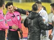 Нападение на судью в матче "Анкарагюджю" — "Ризеспор"