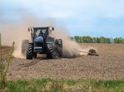 Аграрії вийшли в поля без настрою