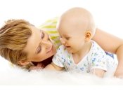 Плавание грудничка: 3 основных упражнения