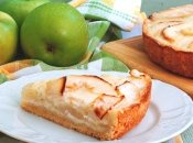 Яблочный пирог со сметанной заливкой — один из лучших рецептов осенней выпечки