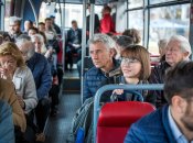 Люди в автобусе