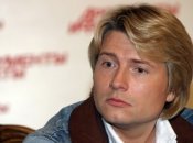 "Натуральний блондин" перетворюється у воскову ляльку