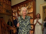 Камилла разрезала праздничный торт в Кларенс-хаусе