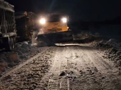 На дорогах города и области ликвидируют снежные заносы