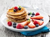 Рецепты на Масленицу: лимонные, гречневые и сливочные блины