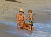 Семейный отдых Алессандры Амбросио на Гавайях (ФОТО)