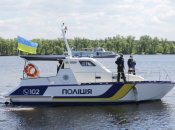 В реке Днепр сильное течение