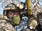 Український військовий на позиції