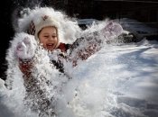 Зимняя прогулка: как одевать ребенка в сырую погоду