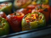 Фаршированный перец станет отличным вариантом обеда (изображение создано с помощью ИИ)