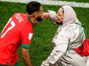 Футболіст відсвяткував історичну перемогу танцем з мамою: наймиліше відео ЧС-2022