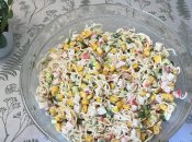 Салат з "мівіни" та крабових паличок