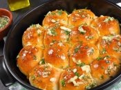 Пампушки получаются мягкими, пышными и румяными