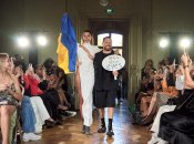 Андре Тан і Аліна Байкова наприкінці показу