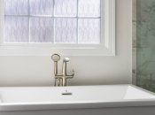 Благодаря средству ванна будет сиять от чистоты