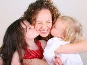 8 марта: история праздника для детей