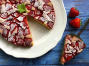 Дуже простий пиріг на літо