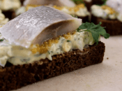 Канапки з оселедцем та яєчною намазкою