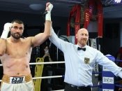 Український боксер побив американського "пенсіонера" (відео)