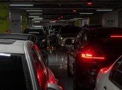 Машины на автостоянке