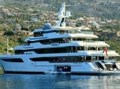 Пять палуб роскоши с лифтом: как выглядит яхта Медведчука, арестованная СБУ