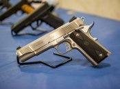 Украинцы с 2023 года смогут легально приобретать пистолеты