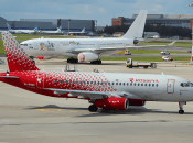 Sukhoi Superjet 100 зіткнувся з китайським літаком