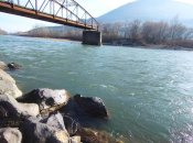 Эту реку часто выбирают мужчины для незаконного пересечения границы