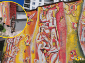 Панно постепенно уничтожают