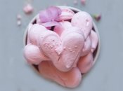 Как приготовить сердечки из клубничного безе: рецепт ко Дню святого Валентина 2020