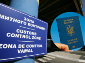 Адвокат назвав ще одну категорію чоловіків, яка може виїхати з України