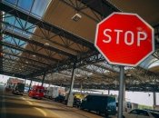 Большинству мужчин запрещено покидать Украину