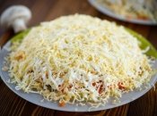 Этот салат - идеальный вариант для праздничного стола