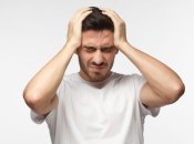 Головные боли могут провоцировать различные внешние факторы