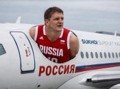 Российский баскетболист не поместился в SSJ-100