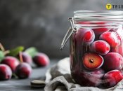 Мариновані сливи стануть чудовим варіантом начинки до пирогів та закускою (зображення створено за допомогою ШІ)