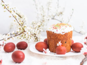 На Червону гірку влаштовують поминальні застілля