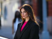 Модель Эмили Ратаковски поделилась модным лайфхаком