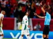 Как с цепи сорвался: арбитр показал десять красных карточек за матч (видео)