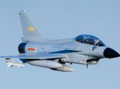 Серед літаків були також винищувачі Chengdu J-10